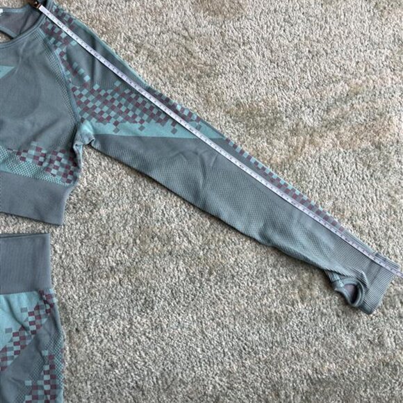 Gymshark two pieces set - Picture 5 of 12